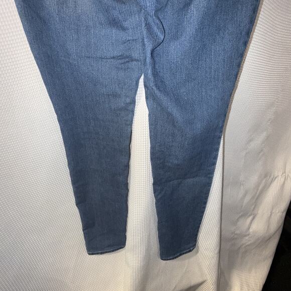 Size 4 - Women’s Old Navy Super Skinny Jeans - Picture 10 of 10